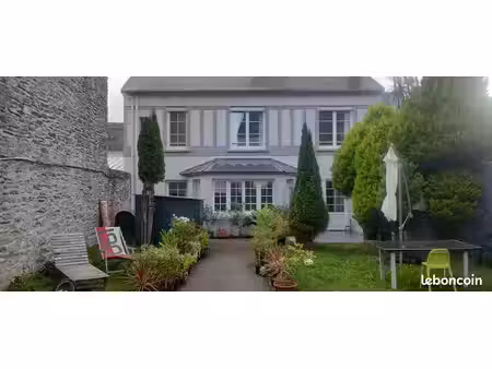 jolie maison centre ville cherbourg quartier de la bucaille avec jardin et stationnements