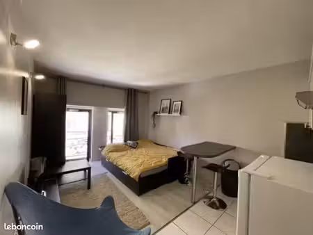studio 1 pièce 24 m²