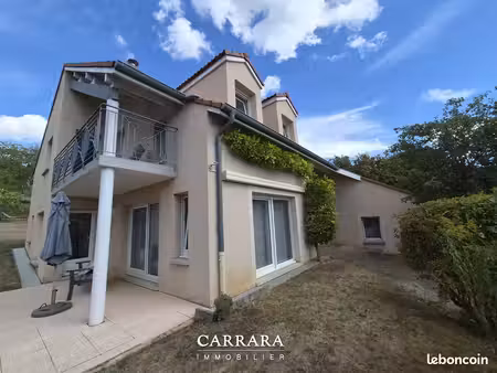 villa 7 pièces 220 m²