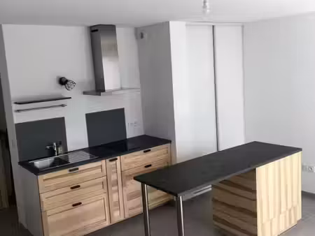 studio 1 pièce 27 m²