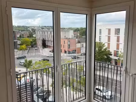 f2 de 42m² lumineux récent dernier etage pont neuf