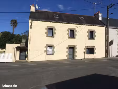 a louer maison de ville a hennebont (quartier langroix)
