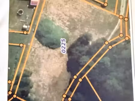 terrain de 2075m2