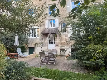 maison 6 pièces 225 m²