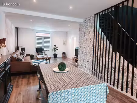 ?maison mitoyenne entièrement rénovée