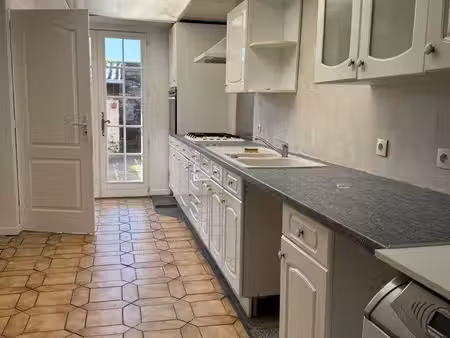 maison avec extérieur