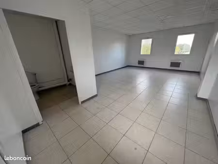 bureau et sous-sol à louer en zfu