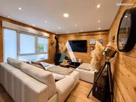 maison 7 pièces 253 m²