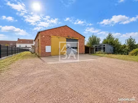 bâtiment 331 m²