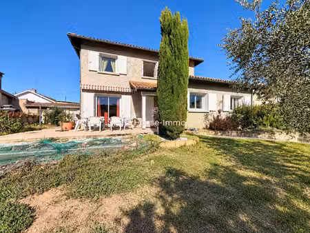 maison familiale à écully avec jardin  sous-sol aménagé et belle connectivité