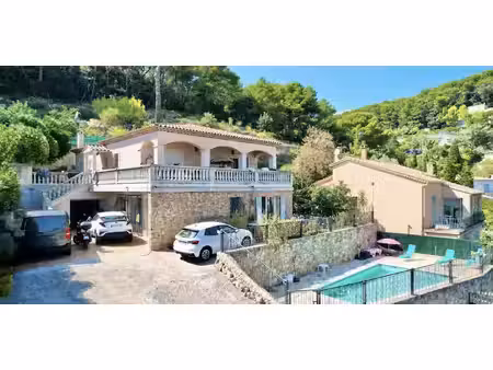 maison avec piscine en bord de mer vallauris (06)
