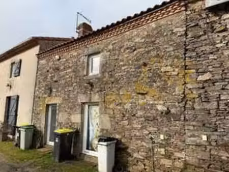 vente maison à vieillevigne (44116) : à vendre / 33m² vieillevigne