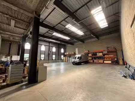 location entrepôt elancourt 78990 948m²