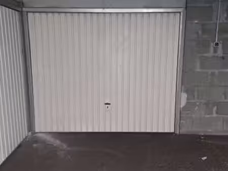 location garage box et parking à nantes canclaux - mellinet (44000) : à louer / 17m² nante