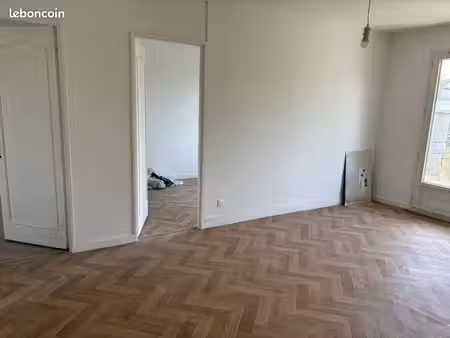 location f3 clichy sois bois 1100 euros