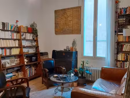 particulier loue appartement centre historique + petit garage