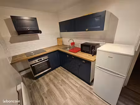 appartement t2 – rez-de-chaussée – centre-ville – cuisine équipée