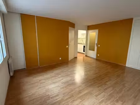 t2 41 m² avec parking – vieux-lille – moins de 10 min à pied des gares