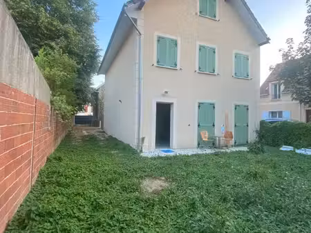 maison neuve 3 chambres  3 wc  proche gare et quais à andresy 78