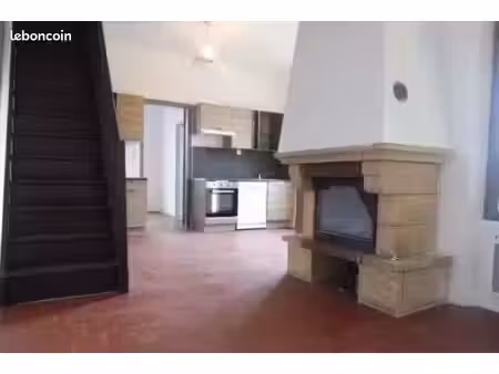 a louer charmante maison avec jardin