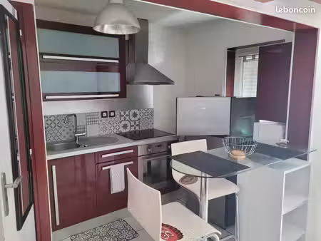 charmante petite maison de ville meublee lempdes
