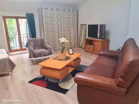 grand studio dans maison familiale