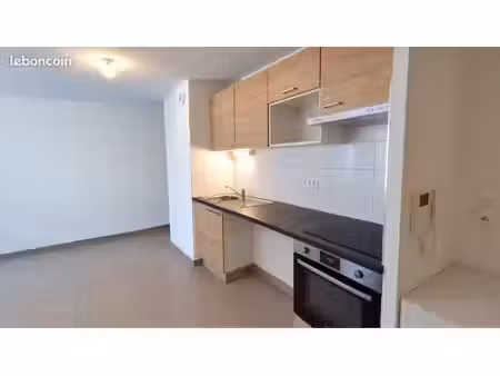 t3 61m2 avec loggia - parking sous terrain - vue sur parc - récent 2019