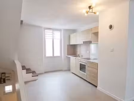 maison de village rénovée – 75 m² – centre trets