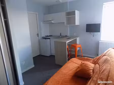 studio n°3 plein centre bourg
