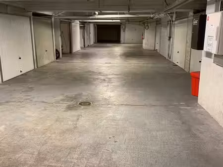 garage fermé à cimiez