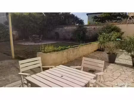 t2 meublé avec terrasse