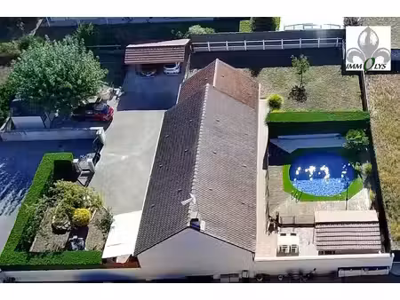 maison plain-pied 3 chambres avec garage et piscine à quelques