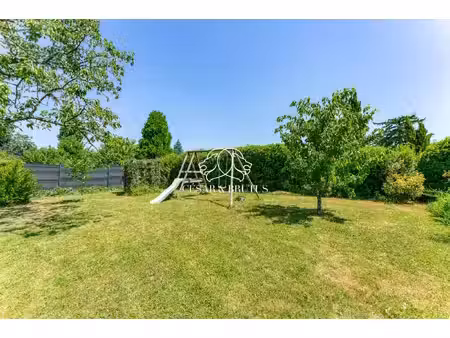 belle et grande maison familiale  jardin plat et arboré  au cal