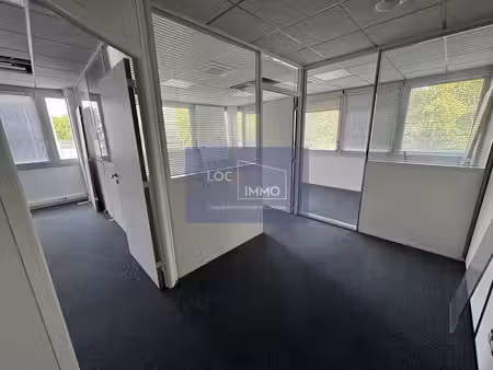 location bureaux 77m² à 440m²