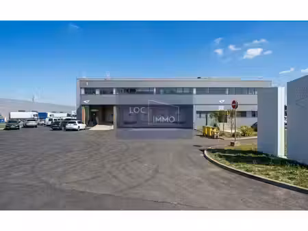location entrepôt 1780m²