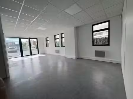 location local d’activités servon 77170 110m²