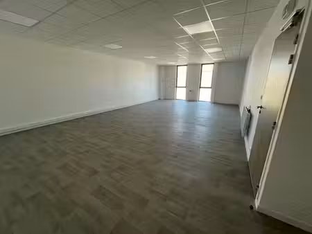 location local d’activités servon 77170 180m²