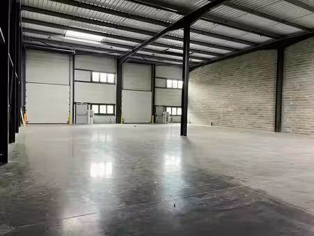location entrepôt le mesnil amelot 77990 880m²