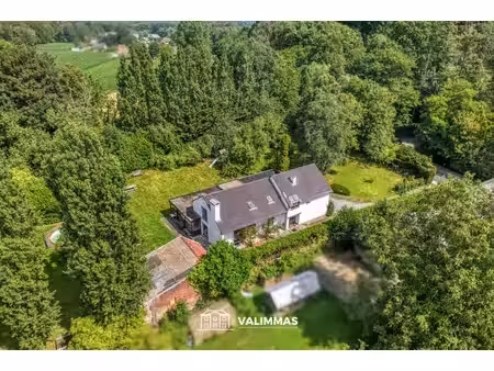 zeer ruime open bebouwing met dubbele garage & grote tuin...