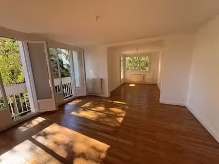 appartement 5 pieces // ecully