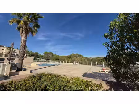 location t2 meublé avec terrasse et parking - la bouverie
