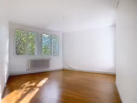 appartement t3 avec balcon - av jean rieux