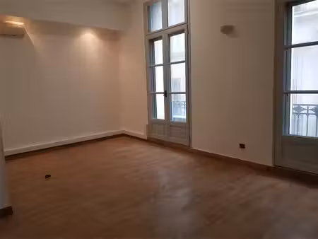 5 aiguillerie - local professionel de 102.73 m²