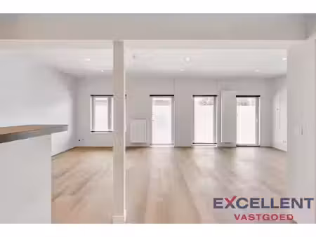 opbrengsteigendom met 2 verhuurbare appartementen