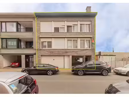 opbrengsteigendom met twee appartementen en magazijn te sint-niklaas