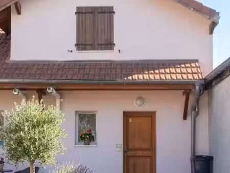 location appartement 2 pièces 47 m² à saint-jean-de-gonville (01630)