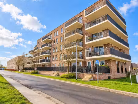 prachtig gelijkvloers appartement met ruim terras
