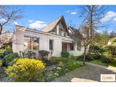 zaha - maison d'architecte à vendre au hameau de la jonchère à rueil-malmaison