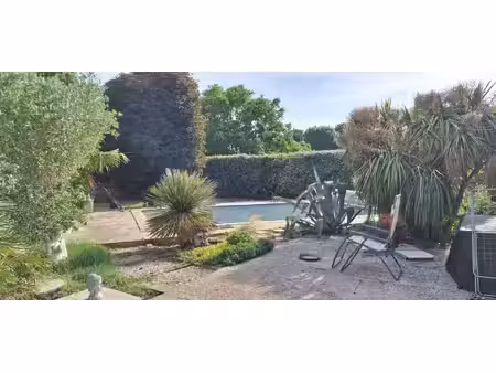 corpe (85) au calme villa de plain pied tres confortable 3 chambres avec piscine garage et