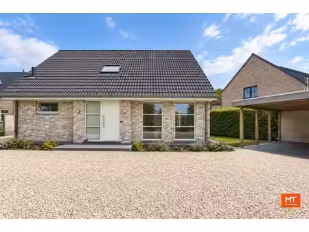 residentieel gelegen villa met 3 slaapkamers  zuidgerichte tuin en carport in passendale
